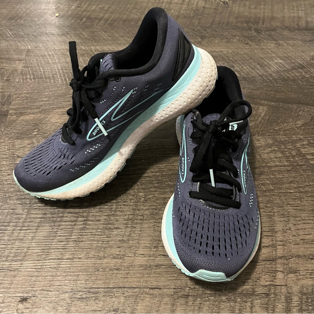 Brooks Glycerin 19 Running Shoe (Women’s Size 6.5)